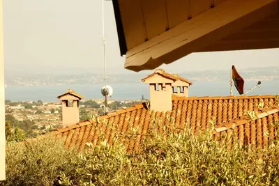 Image de Two Wonderful Ground Floor And First Floor Apartments With Lake View