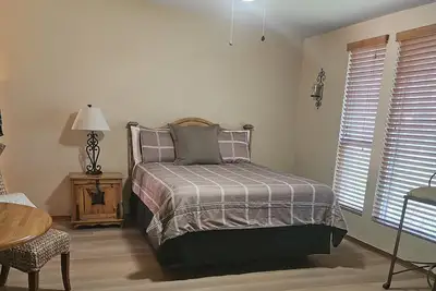 Image de 2 bdr 1 bath overlooking beautiful Lake Buchanan