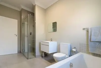 Image de Wunderschöner Meer- und Bergblick