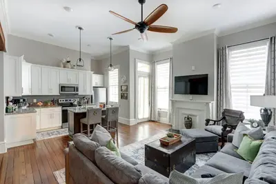 Image de The Alfred Inn, Victorian District | Modern Flare