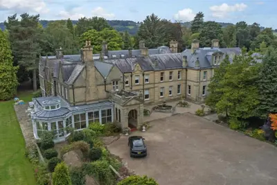 Image de Peak Poolside Retreat: Derbyshire Oasis with Swimming Pool. Pet Friendly