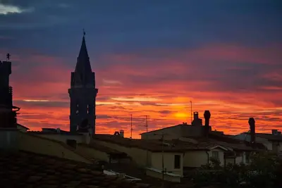 Image de Florentine Penthouse Filled With Old World Character And A Dream View Of Doumo