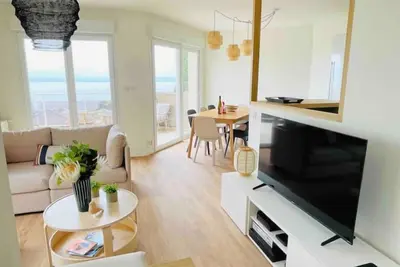 Image de Magnifique Appart Duplex rénové Evian vue Lac 8 personnes
