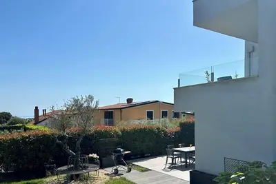 Image de Moderne Villa in Ruhiger Lage mit Garten für 6 P. , 500m zum Strand, 2 Parkplätze