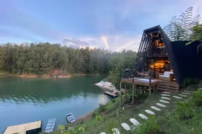 Image de Unique Lake House breathtaking views