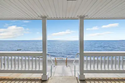 Image de Ocean Front Beach House with Private Beach Access