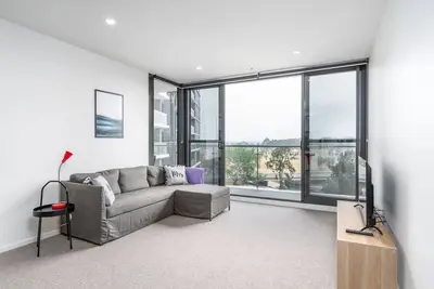 Image de New to Vrbo: Stylish Phillip Apartment with Gym & Pool