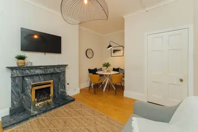Image de James Street · Beautifully Renovated 2 Bedroom Apartment