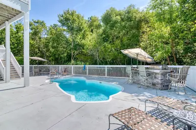 Image de Corolla vacation rental in a gated golf course community, with beach trolley!