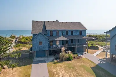 Image de Oceanfront home in the charming Town of Duck with community pool