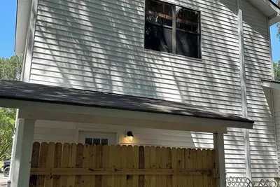 Image de Cozy 2 room Apartment With Marsh View!