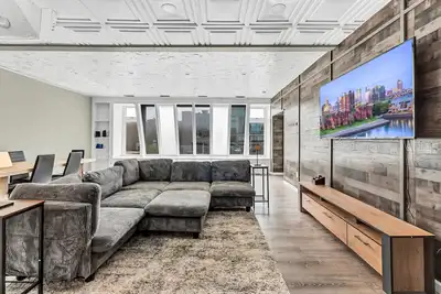 Image de Sun-Filled Loft in Downtown Buffalo directly across from Shea's & Electric City