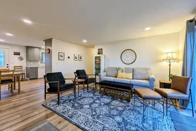 Image de The Apple Tree Cottage ~ a fully remodeled 2 bed / 2 bath home