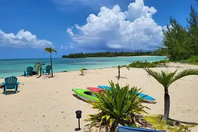 Image de Private and Quiet Beach-Front property with Luxury Accommodations!