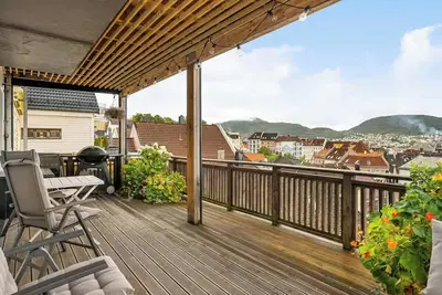 Panoramic City Views Just 600m From Bryggen!