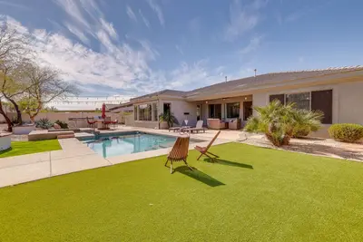 Image de Outdoor Oasis: Spacious Family Escape in Goodyear!