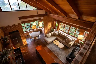 Image de David's Den Atilán - Elegant 3-Bedroom, 3-Bath Home in a Verdant Garden Setting