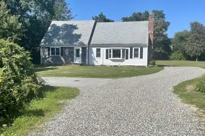 Image de Walk to Beach, Home with Central A/C. Private Acre+ Lot