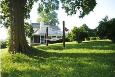 Image de Modern, private cottage at Fairview Organic Farm