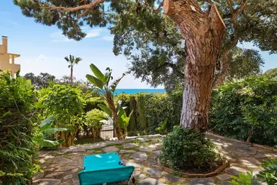 Image de Vue sur la mer avec jardin privé à 5 minutes à pied de la plage et des commodité