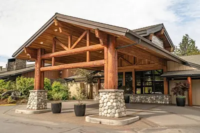 Image de Nature Experience | 1King w/ Riverview + Ada rated