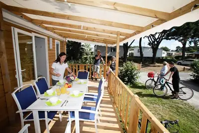 Image de Mobile Home Confort 22m² - 2 chambres - Terrasse semi-couverte - Tv - lave-vaisselle 4 personnes