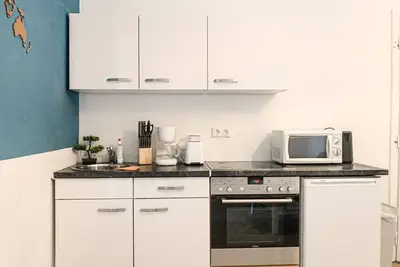 Image de Retro Charm Budget 1br Apartment near Akh Hospital