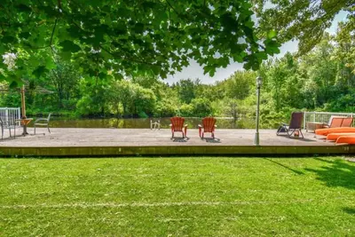 Image de Waterfront ~ hot tub/ sauna