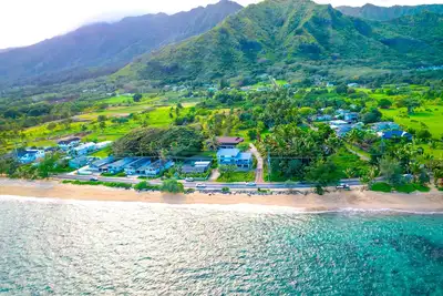 Image de Spacious 5 Bedroom Home / 2 Kitchens in Oahu's Countryside