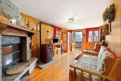 Image de Appartement 'Casa Betulla Champorcher' avec vue sur la montagne, terrasse et jardin partagés