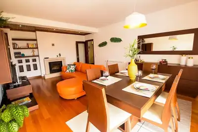 Image de Tower House with Free Garage