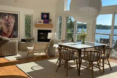 Image de Coveshead. Dramatic waterfront designer cottage.