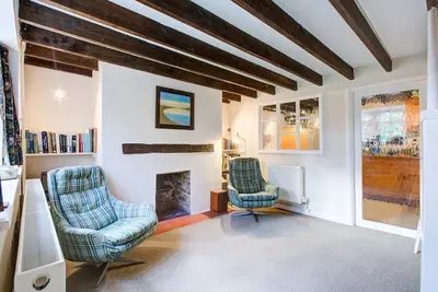 Image de Charming Hilltop Cottage with Panoramic Views