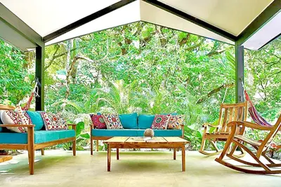 Image de Welcome to Jingle Jangle Jungle - Casa Derecha - Steps to town and beaches