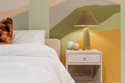 Image de 221 Club / Walk to the Best Ne restaurants