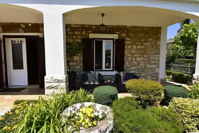 Image de Appartement de deux chambres avec la terrasse et la vue sur le mer Umag (A-22536-a)