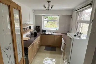 Comfortable 2 double bed in Canton, Cardiff