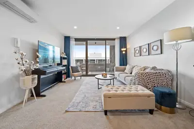 Image de Impeccable 1-Bed with Alfresco Dining in Barton