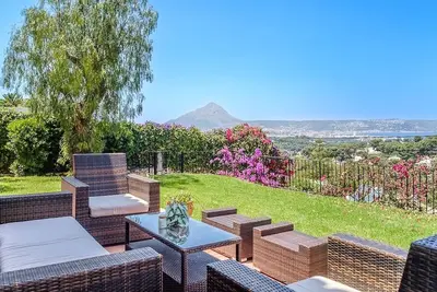 Image de Villa mit Meerblick in Javea