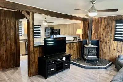 Image de Chalets Plus Canada S. E. N. C.