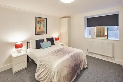 Image de This apartment is a 2 bedroom(s), 2 bathrooms, located in Scarborough, North Yorkshire.