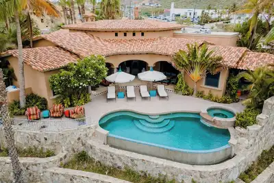 Image de Luxury Mexican Hacienda Retreat within Palmilla Resort Community