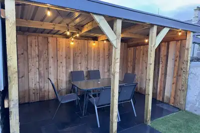 Image de 1/2 mile from ferry port & station, close to beaches,