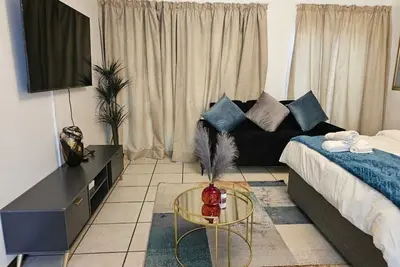 Image de Premium Studio Apartment In The Fabulous Lonehill /fourways, Sandton With WiFi