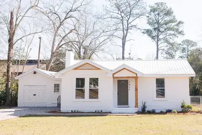 Image de Cozy Historic District Cottage