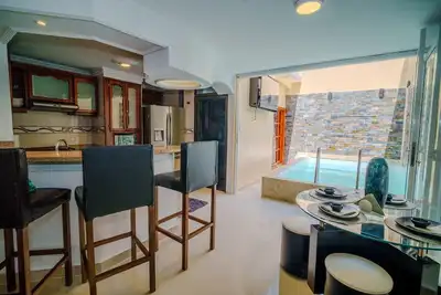 Image de 4 Bedroom Paradise - Minutes From Walled City