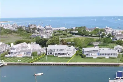 Image de June on Nantucket Harbor, Easton St. 5 bedrooms