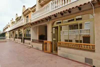 Image de Marina's SeaScape-Tranquil 3bed house in Torrevieja with WiFi, Outdoor Space