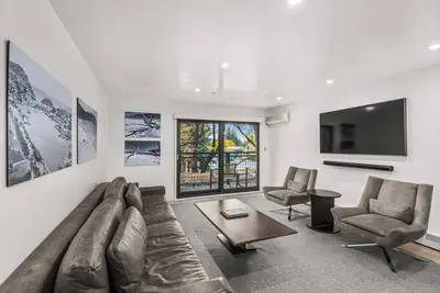 Image de North Of Nell, Unit 2h