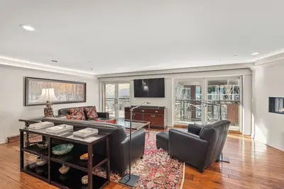 Image de North Of Nell, Unit 4e